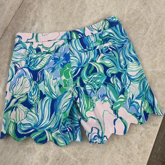 Lilly Pulitzer scalloped hem Women Shorts size 2 - Picture 4 of 5